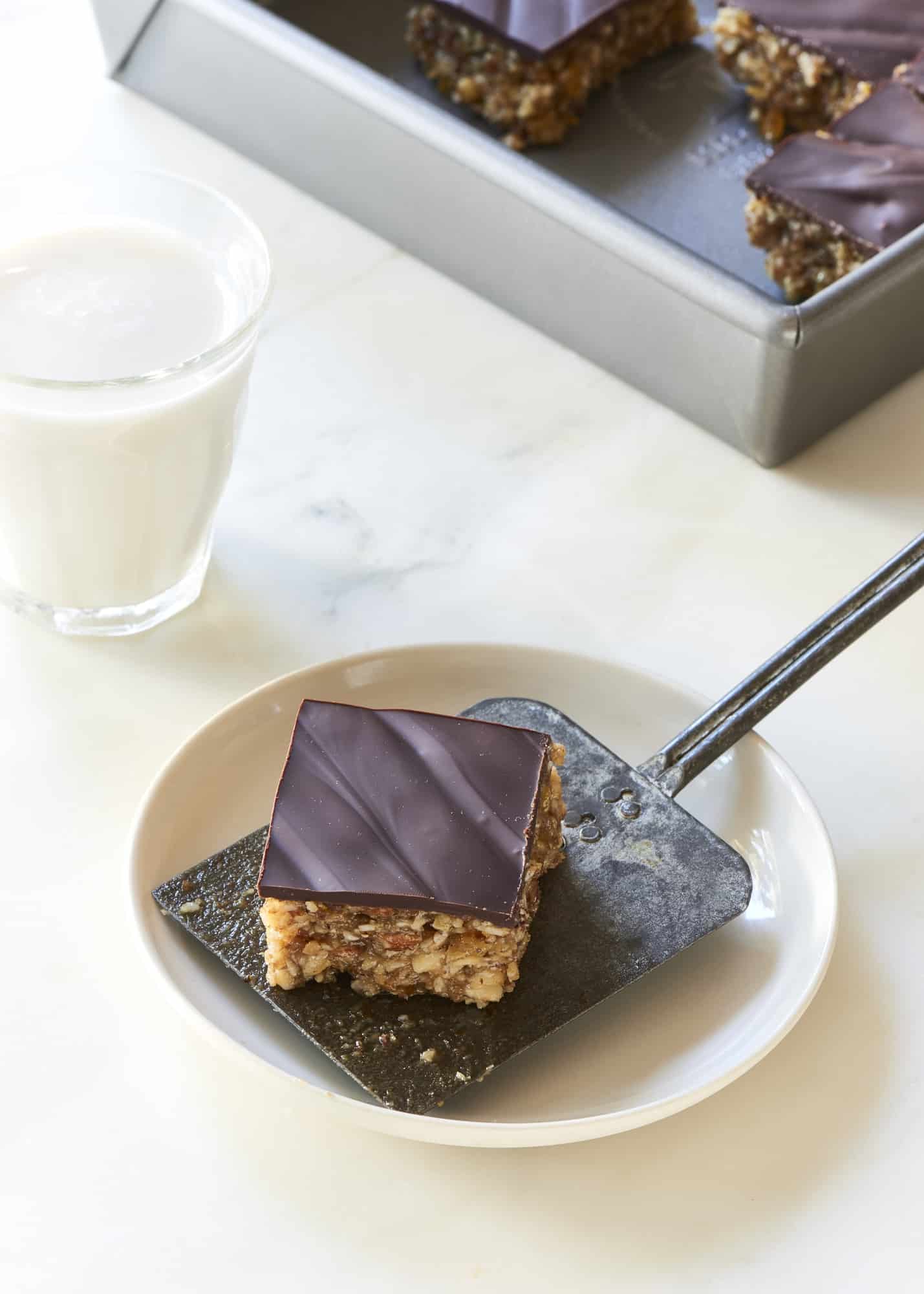 No-Bake Granola Bars - The Blender Girl