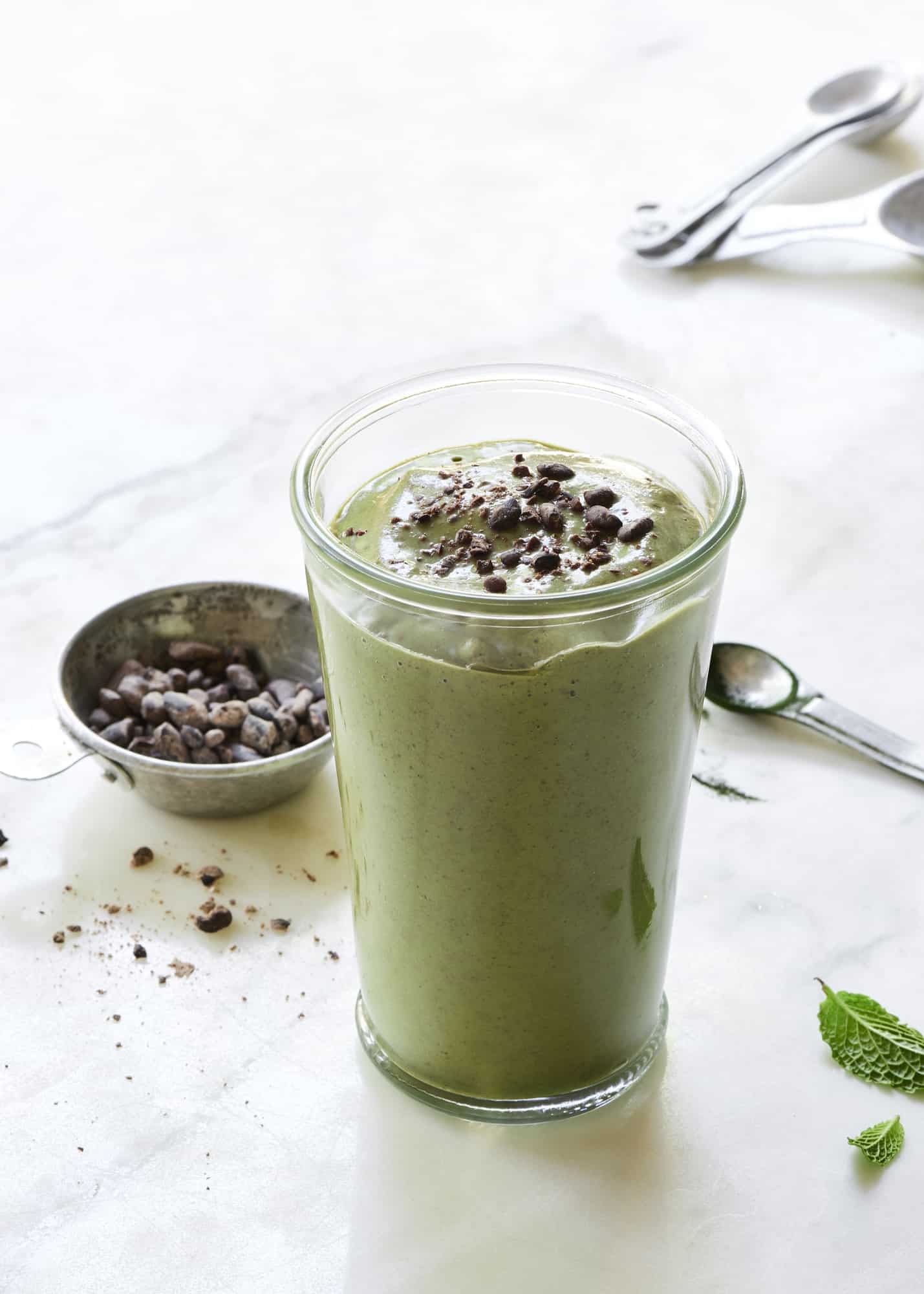 Mint Chip Chlorella Smoothie That Tastes Like Dessert