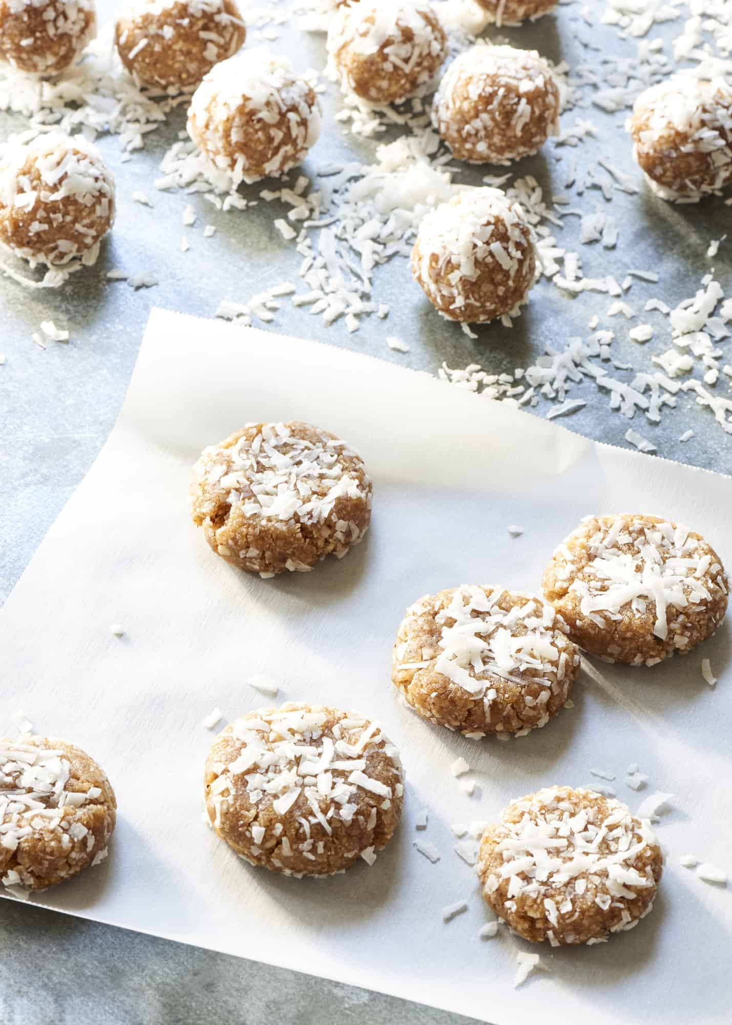 Vegan Energy Balls with Maca - The Blender Girl