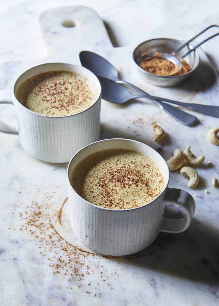 Vegan Pumpkin Spice Latte in mugs